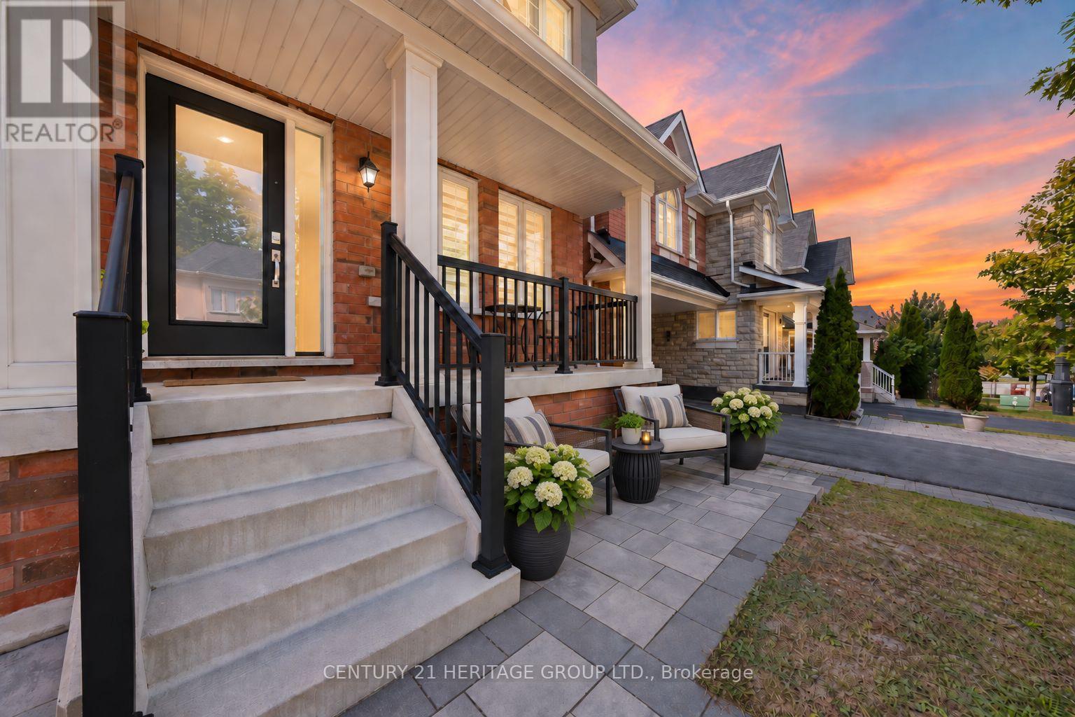 244 Gord Clelland Gate, Newmarket, Ontario  L3X 0G1 - Photo 3 - N13836754