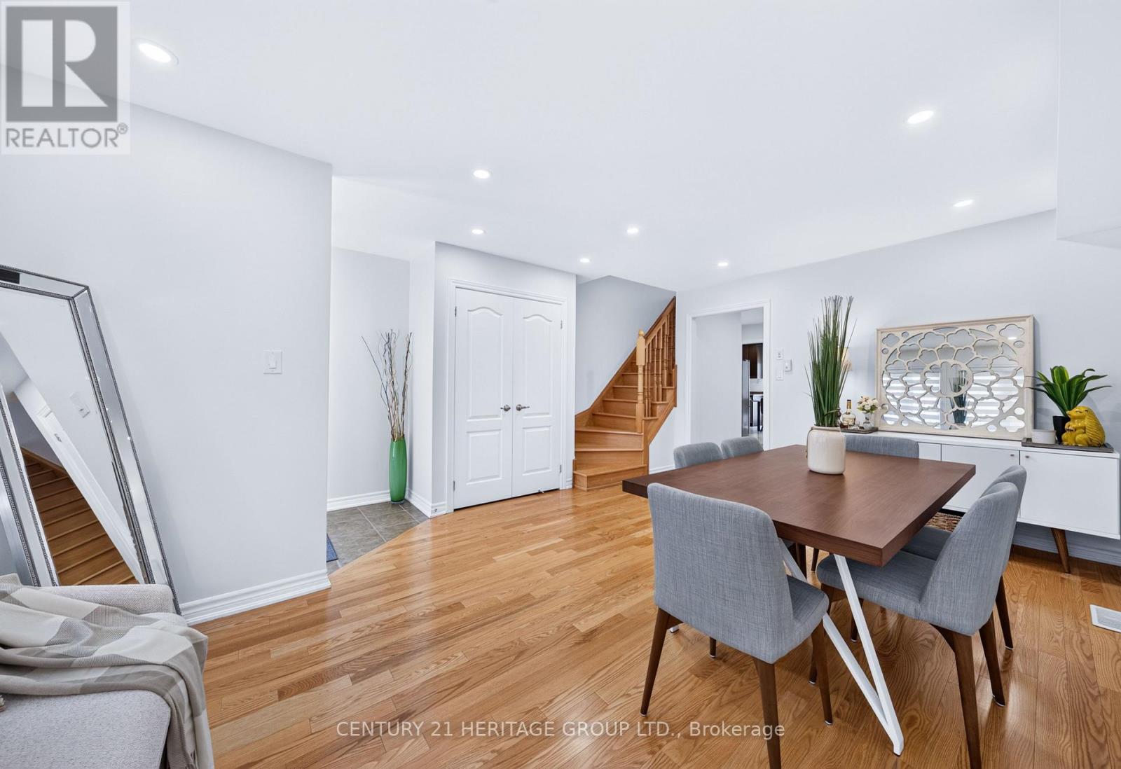 244 Gord Clelland Gate, Newmarket, Ontario  L3X 0G1 - Photo 6 - N13836754