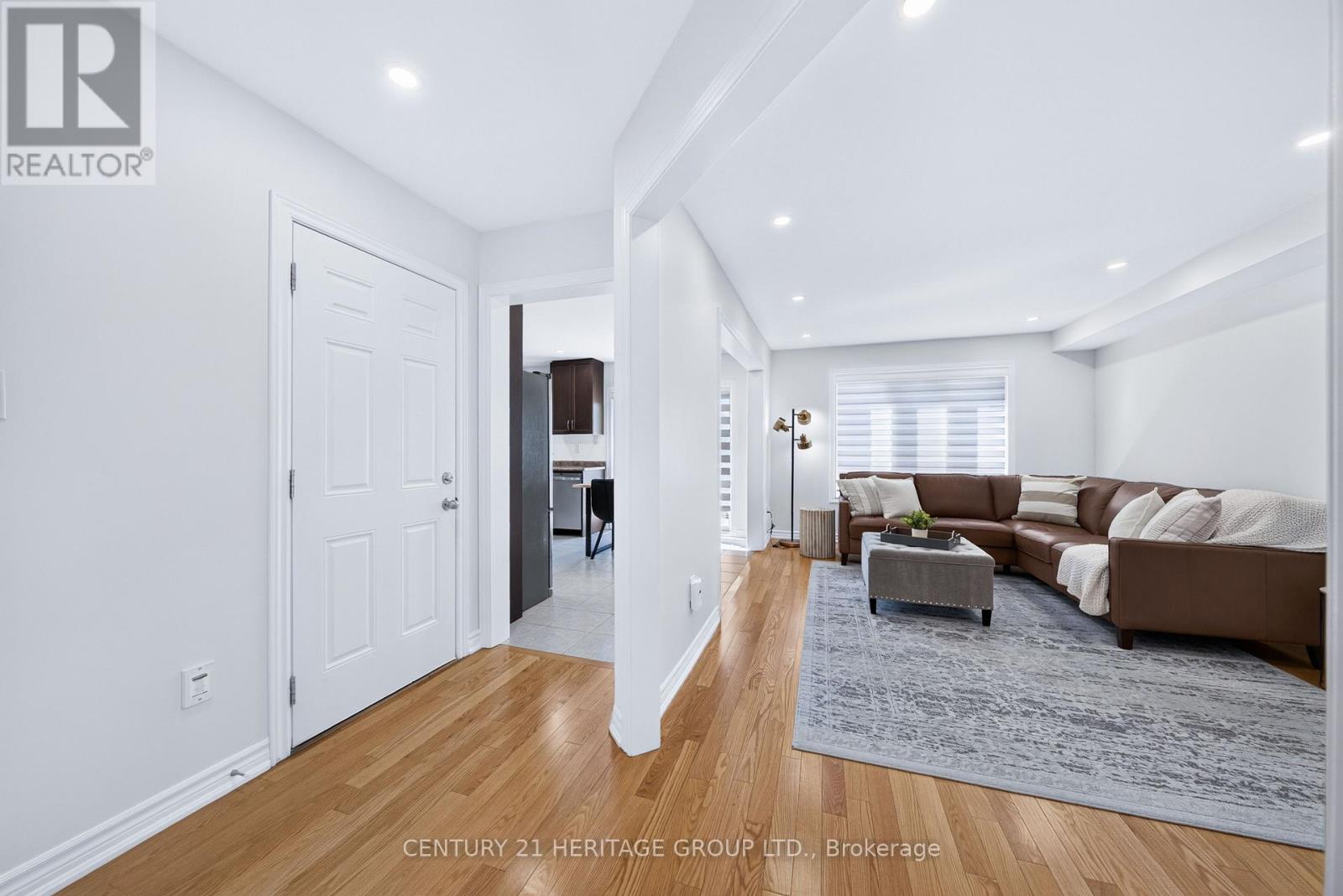 244 Gord Clelland Gate, Newmarket, Ontario  L3X 0G1 - Photo 8 - N13836754