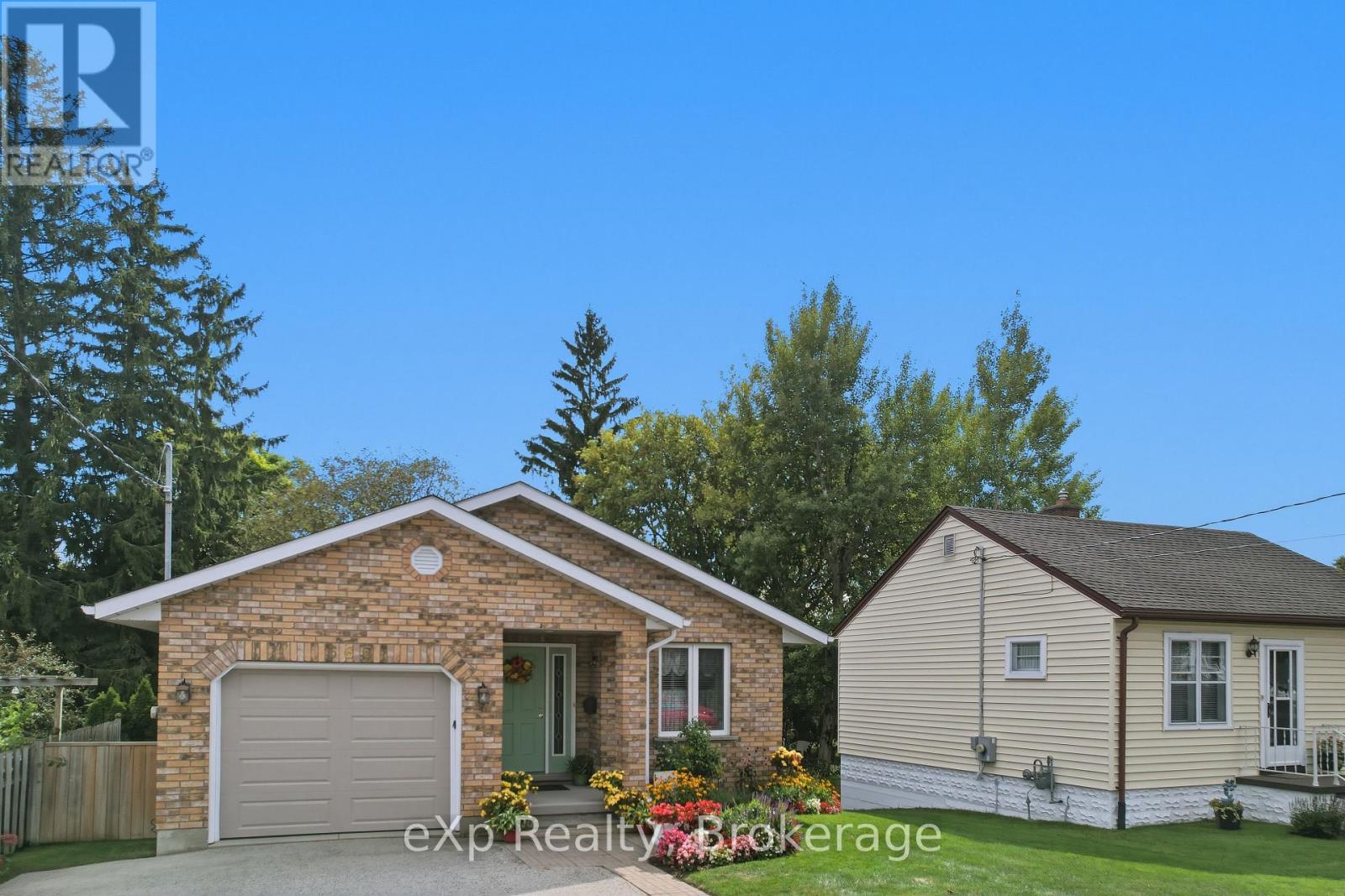 565 9th Street, Hanover, Ontario N4N 1M3 - Photo 2 - X13836768