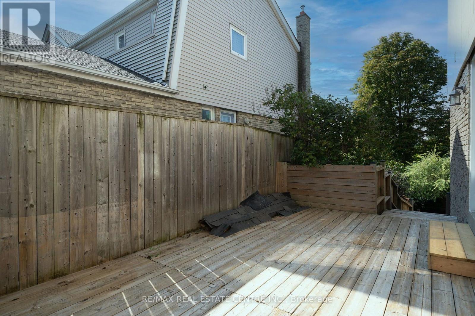44 Madelaine Crescent, Brampton, Ontario  L6S 2Y9 - Photo 14 - W13816188