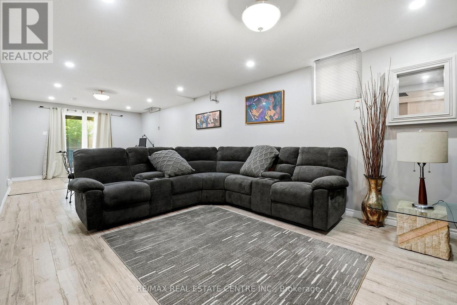 44 Madelaine Crescent, Brampton, Ontario  L6S 2Y9 - Photo 37 - W13816188