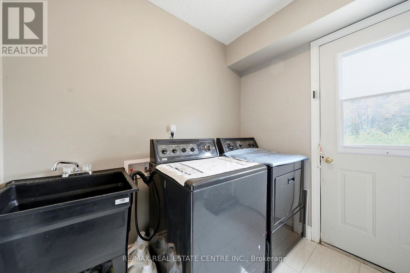 44 Madelaine Crescent, Brampton, Ontario  L6S 2Y9 - Photo 20 - W13816188