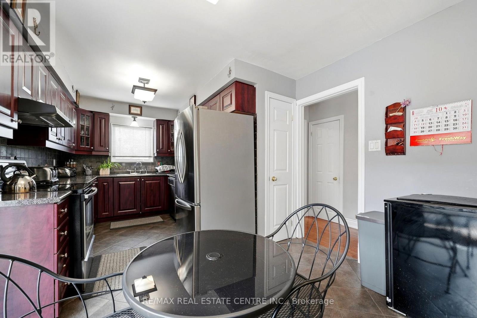 44 Madelaine Crescent, Brampton, Ontario  L6S 2Y9 - Photo 15 - W13816188