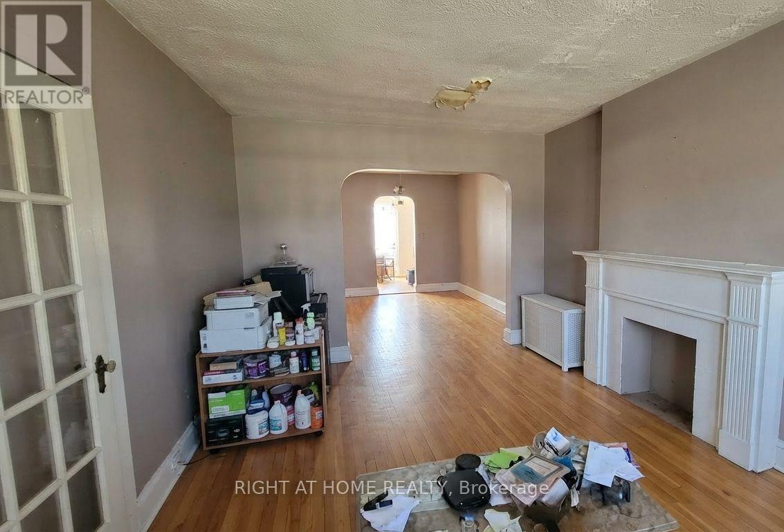 37 Deforest Road, Toronto, Ontario  M6S 1J1 - Photo 5 - W13826096