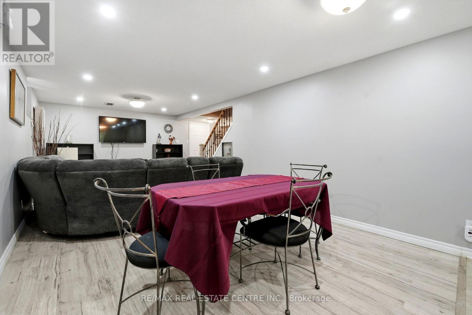 44 Madelaine Crescent, Brampton, Ontario  L6S 2Y9 - Photo 39 - W13816188