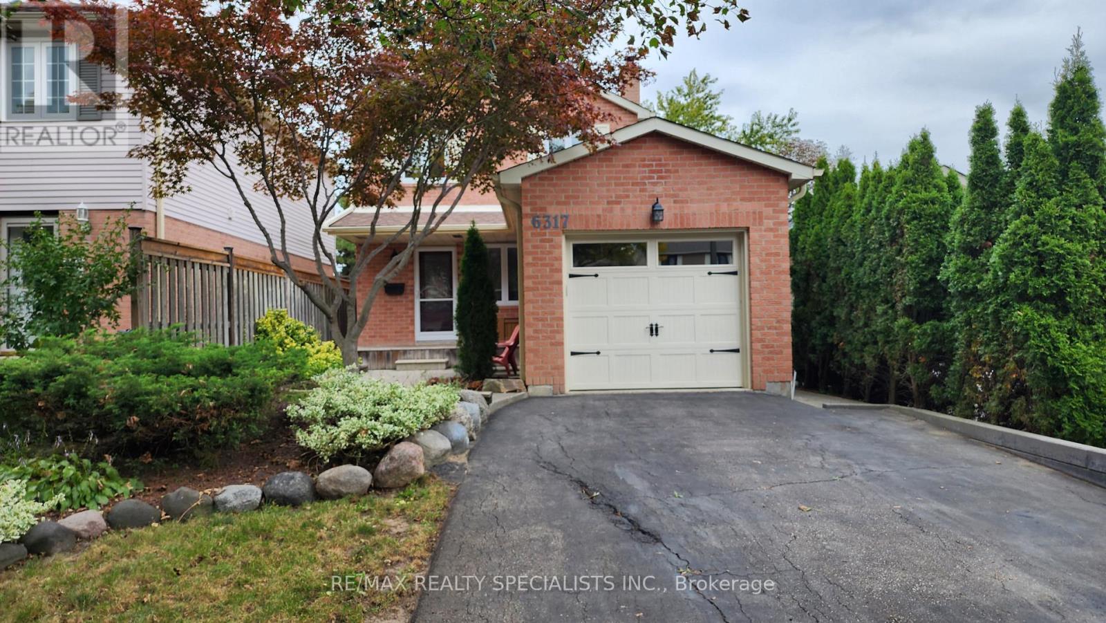 6317 Martel Court, Mississauga, Ontario  L5N 3H6 - Photo 3 - W13836250