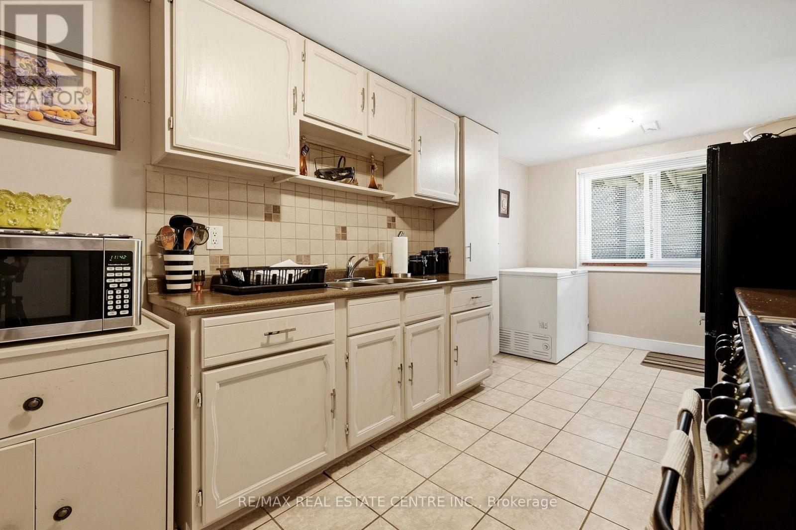 44 Madelaine Crescent, Brampton, Ontario  L6S 2Y9 - Photo 40 - W13816188
