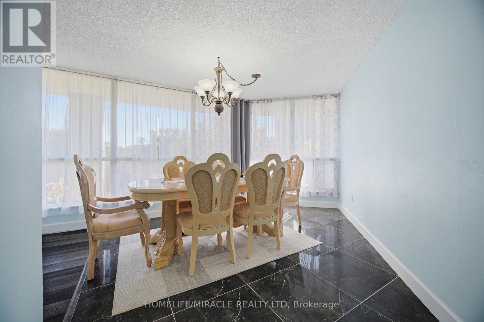 206 - 1 Rowntree Road, Toronto, Ontario  M9V 5G7 - Photo 2 - W13836774