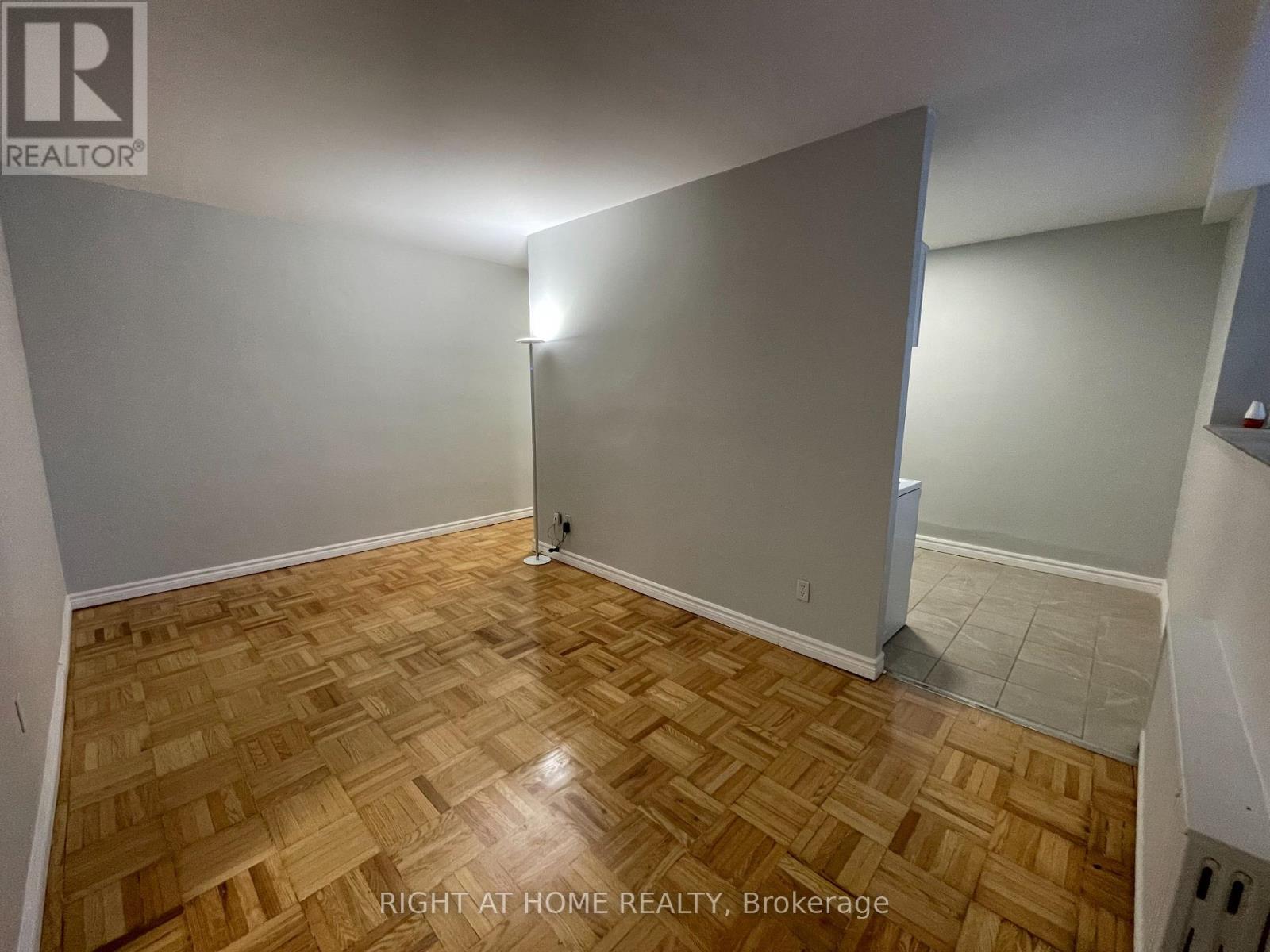 B12 - 33 Flamborough Drive, Toronto, Ontario  M6M 2R5 - Photo 3 - W13836782