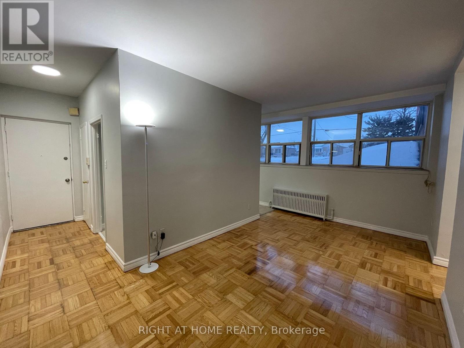 B12 - 33 Flamborough Drive, Toronto, Ontario  M6M 2R5 - Photo 4 - W13836782