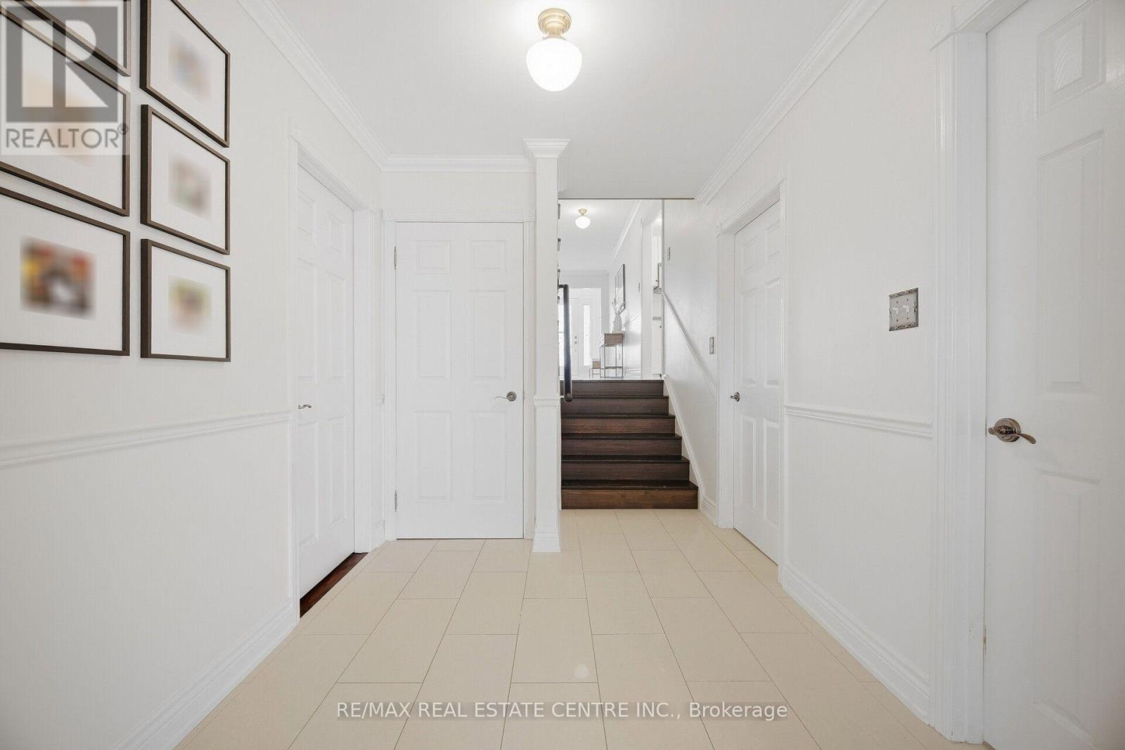 1876 Bough Beeches Boulevard, Mississauga, Ontario  L4W 2J3 - Photo 19 - W13836840