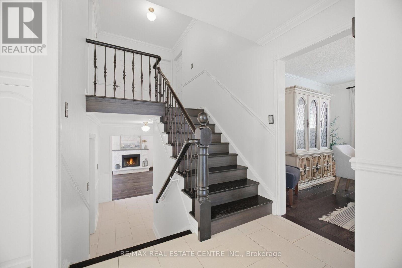 1876 Bough Beeches Boulevard, Mississauga, Ontario  L4W 2J3 - Photo 32 - W13836840