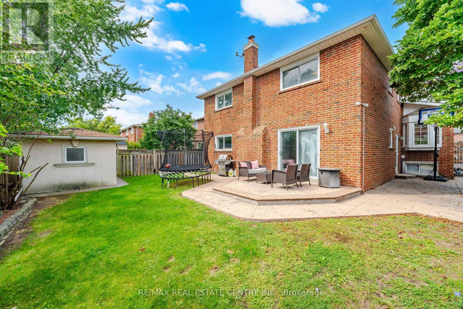 1876 Bough Beeches Boulevard, Mississauga, Ontario  L4W 2J3 - Photo 47 - W13836840
