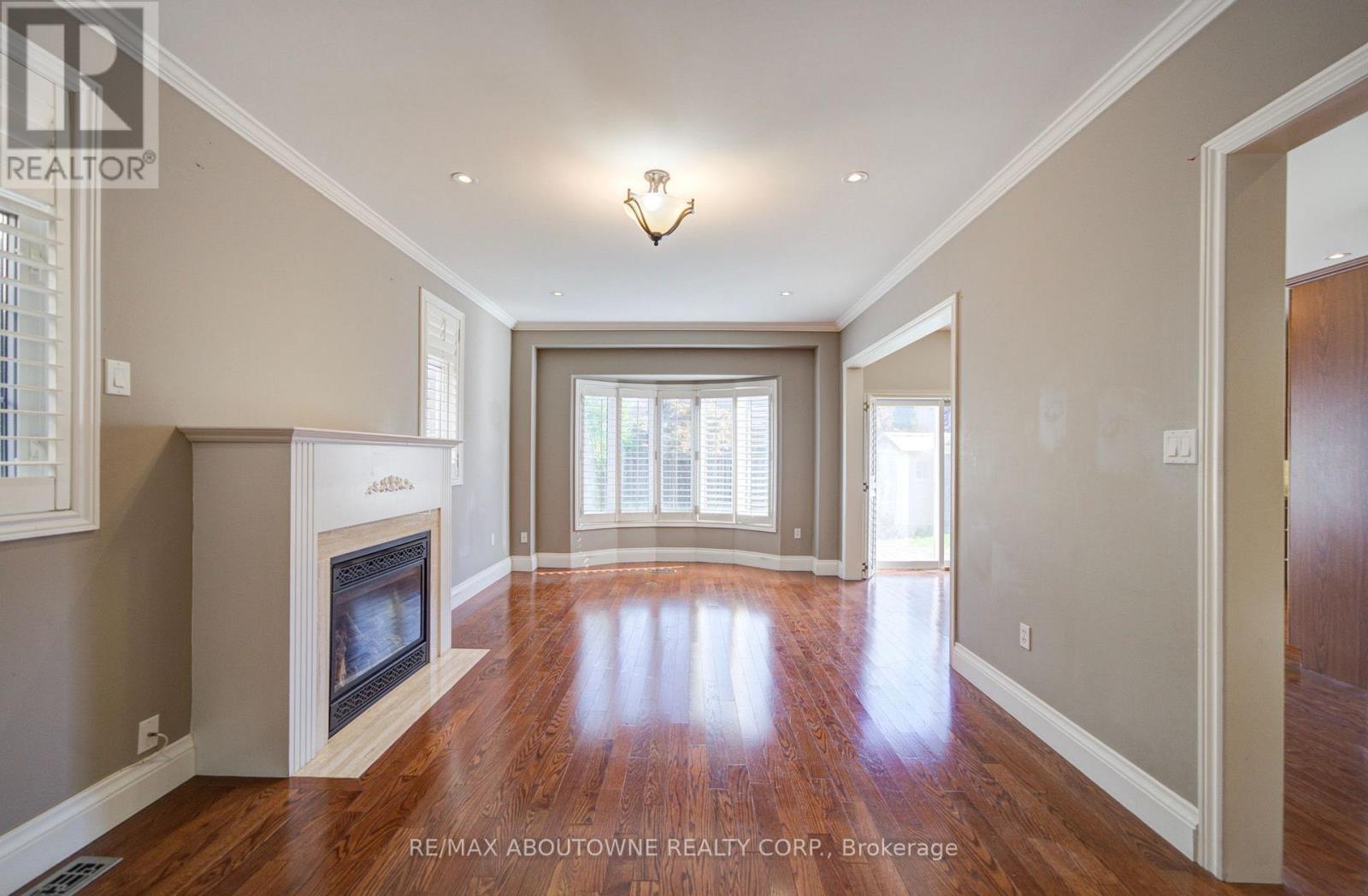 2435 Hertfordshire Way, Oakville, Ontario  L6H 7M8 - Photo 11 - W13836842