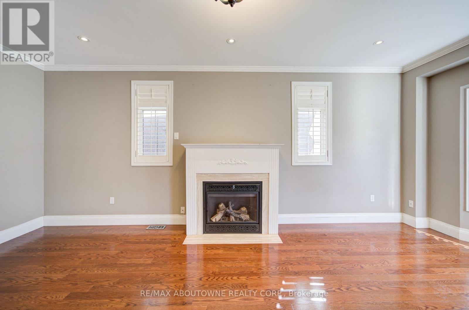2435 Hertfordshire Way, Oakville, Ontario  L6H 7M8 - Photo 12 - W13836842