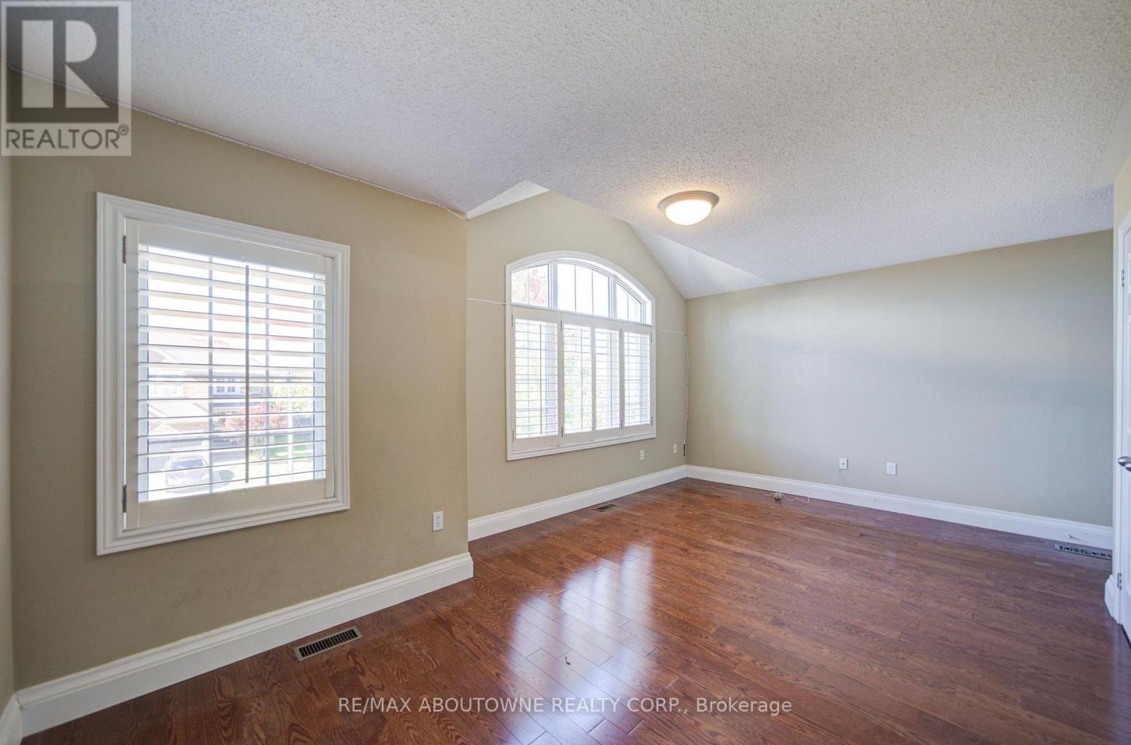 2435 Hertfordshire Way, Oakville, Ontario  L6H 7M8 - Photo 24 - W13836842