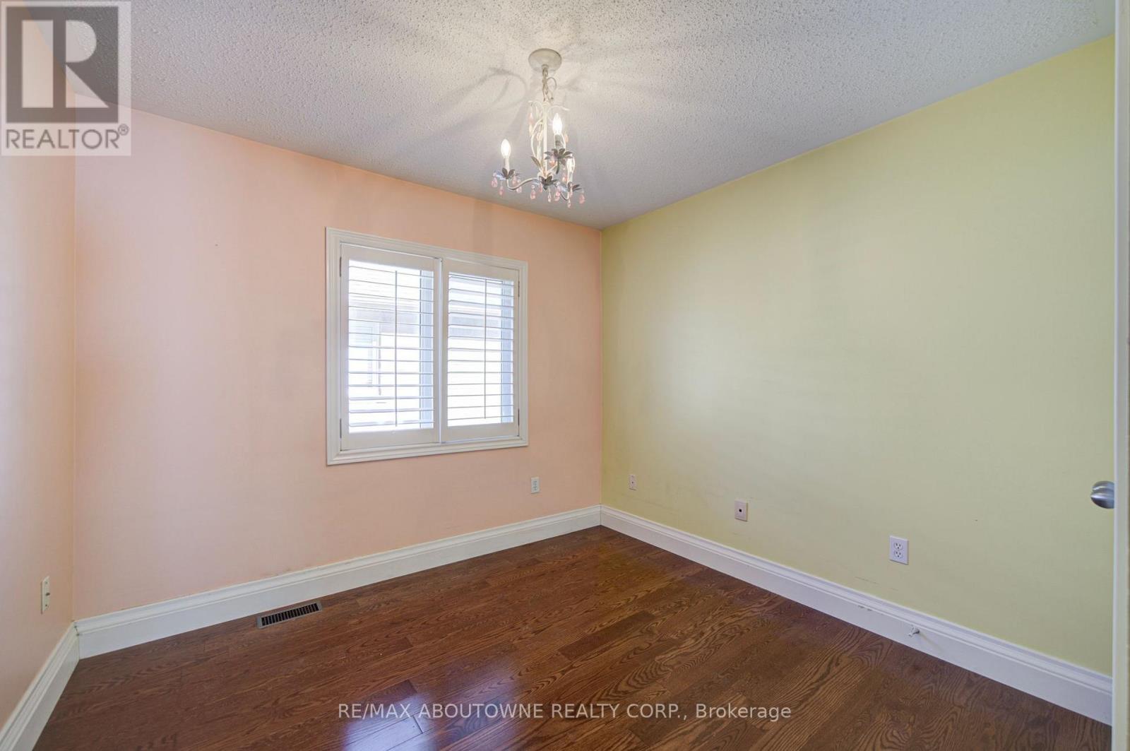 2435 Hertfordshire Way, Oakville, Ontario  L6H 7M8 - Photo 27 - W13836842