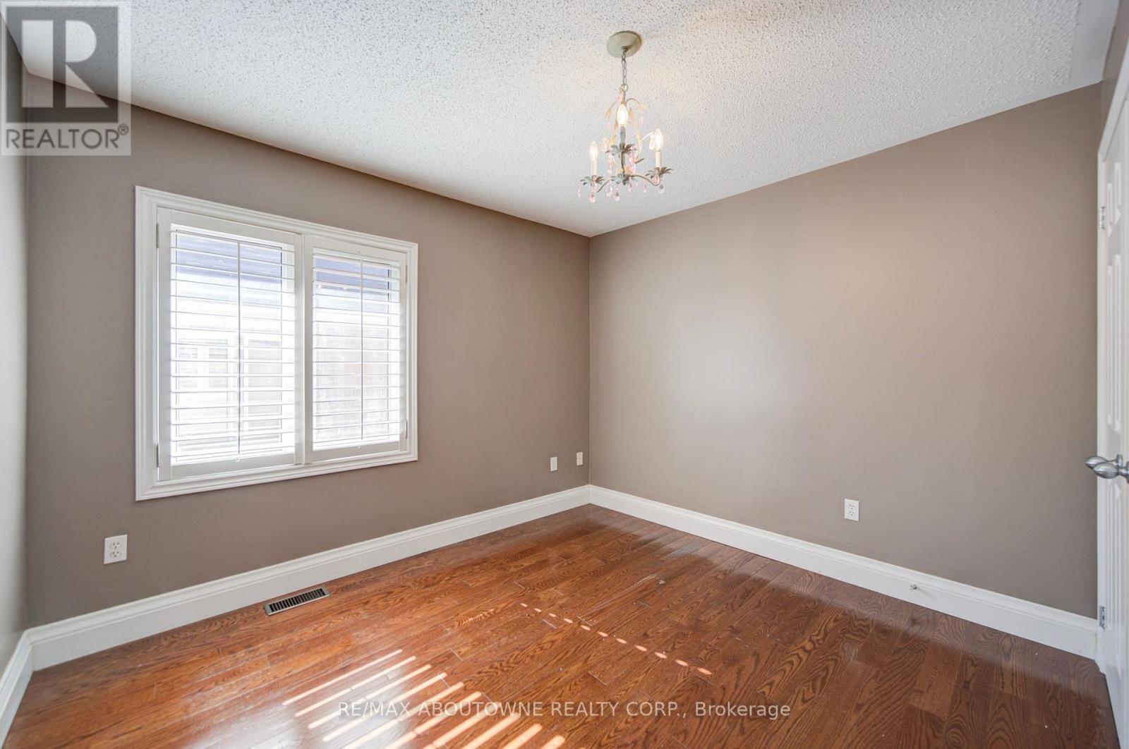 2435 Hertfordshire Way, Oakville, Ontario  L6H 7M8 - Photo 29 - W13836842
