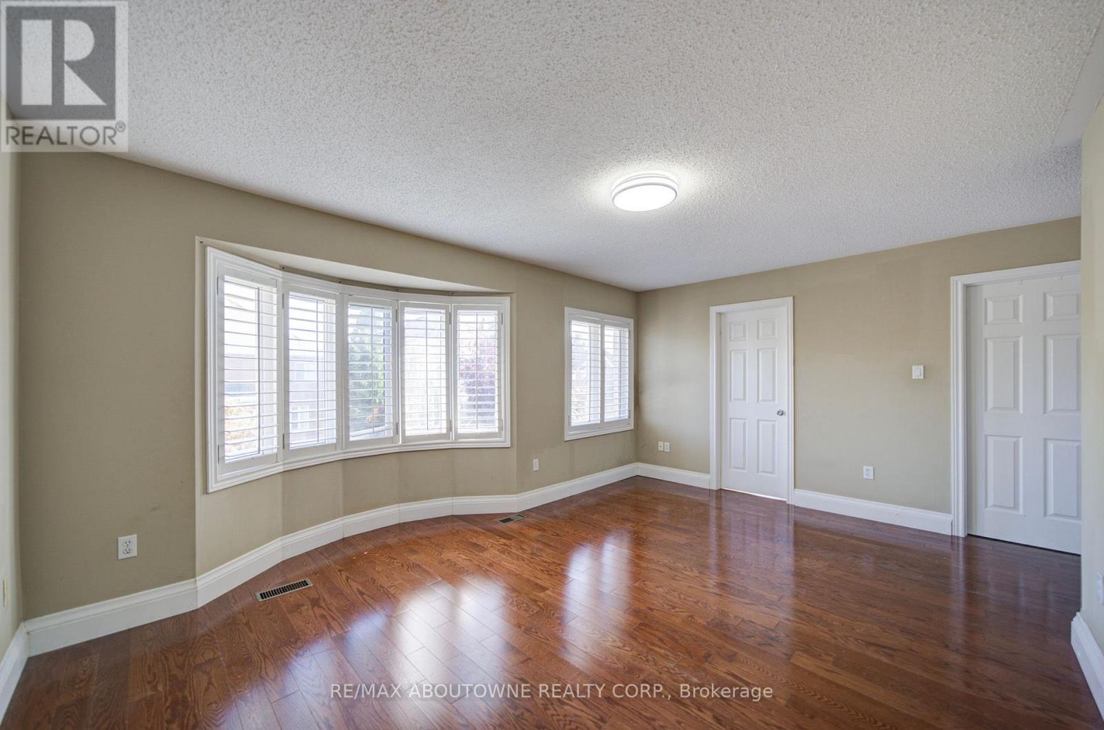 2435 Hertfordshire Way, Oakville, Ontario  L6H 7M8 - Photo 35 - W13836842