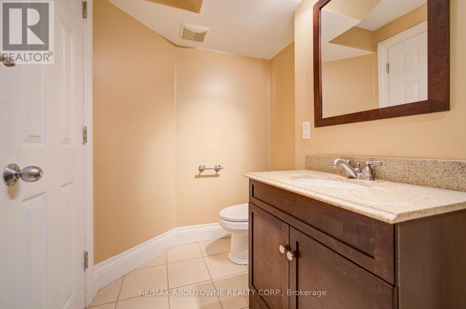 2435 Hertfordshire Way, Oakville, Ontario  L6H 7M8 - Photo 38 - W13836842