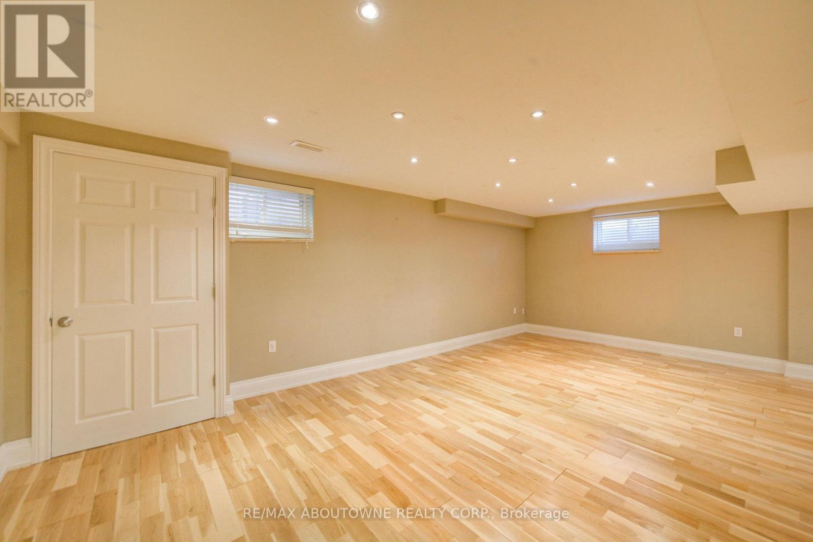 2435 Hertfordshire Way, Oakville, Ontario  L6H 7M8 - Photo 41 - W13836842