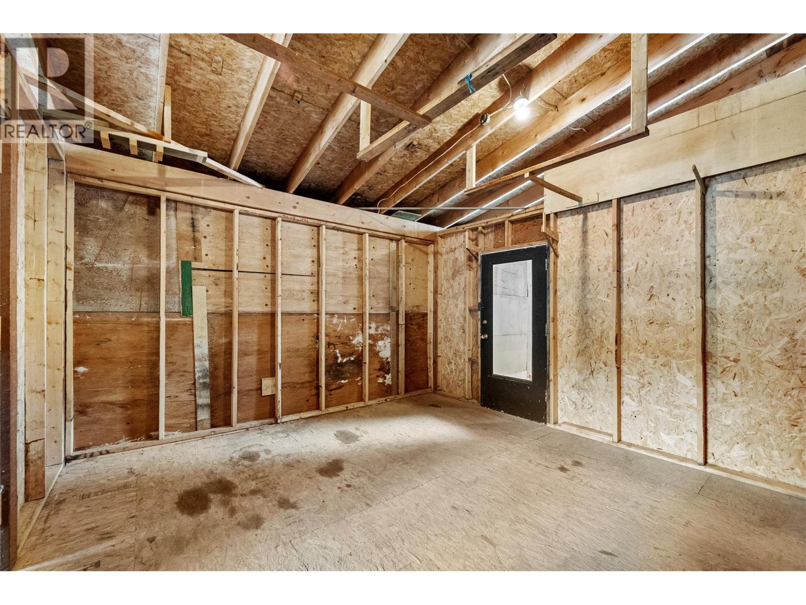 5144 Railway Drive, Merritt, British Columbia  V1K 1B8 - Photo 34 - 10402047