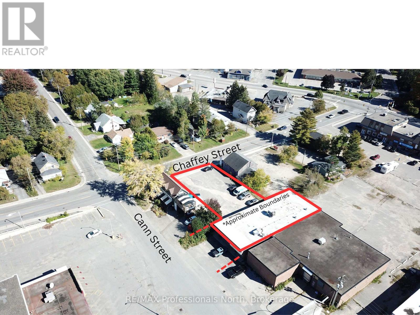 15 CANN STREET, Huntsville, Ontario