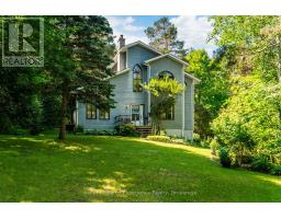 122 POYNTZ STREET, Penetanguishene, Ontario
