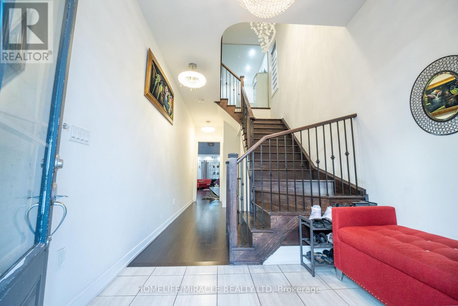 23 Hendricks Crescent, Brampton, Ontario L6Y 4L2 - Photo 5 - W13830932