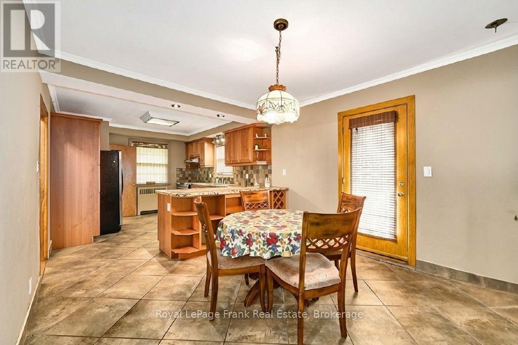 1535 Dundas Street E, Whitby, Ontario L1N 2K6 - Photo 12 - E13836950