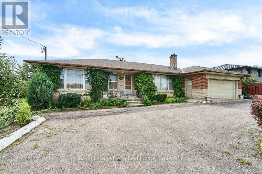 1535 Dundas Street E, Whitby, Ontario L1N 2K6 - Photo 2 - E13836950