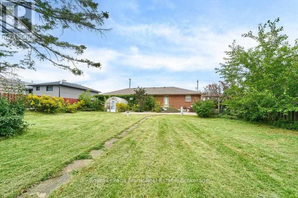 1535 Dundas Street E, Whitby, Ontario L1N 2K6 - Photo 6 - E13836950