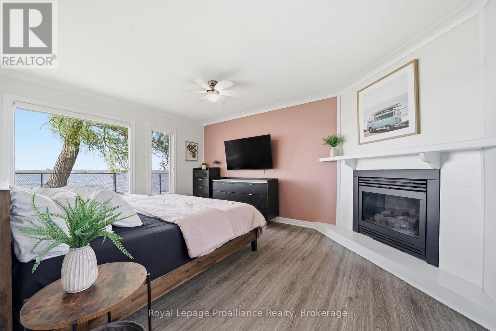 33 Peats Point Lane, Prince Edward County, Ontario  K8N 4Z7 - Photo 17 - X13837040