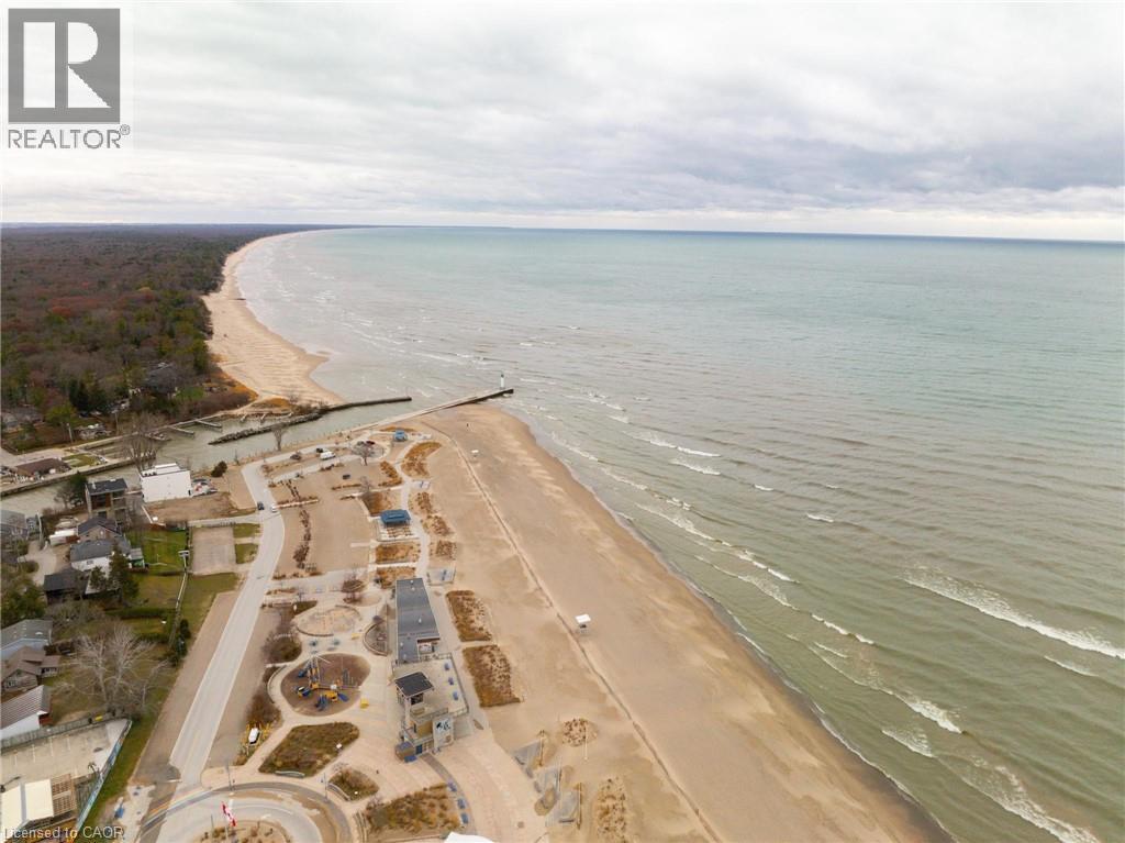26 Huron Street, Grand Bend, Ontario  N0M 1T0 - Photo 35 - 40791141