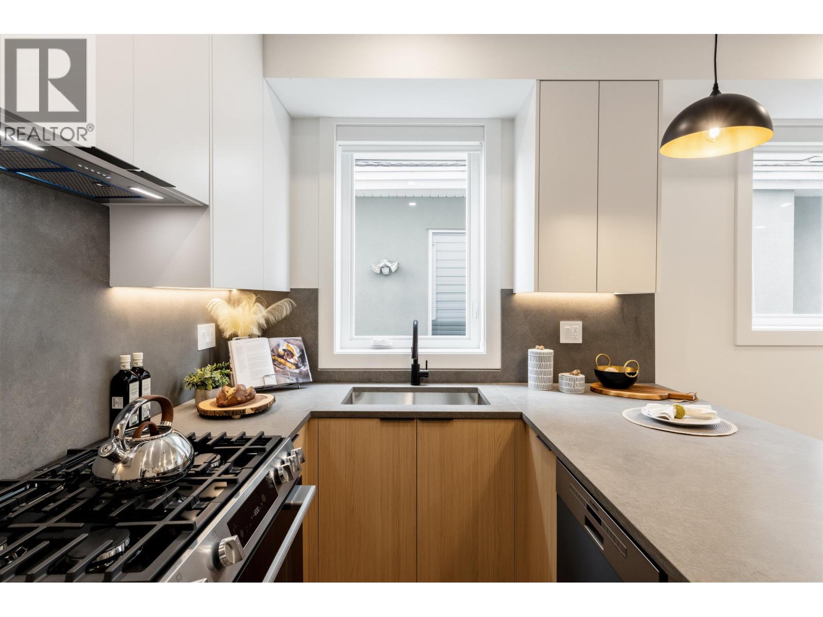 1 3268 E 18 Avenue, Vancouver, British Columbia  V5M 2R7 - Photo 13 - R3170211