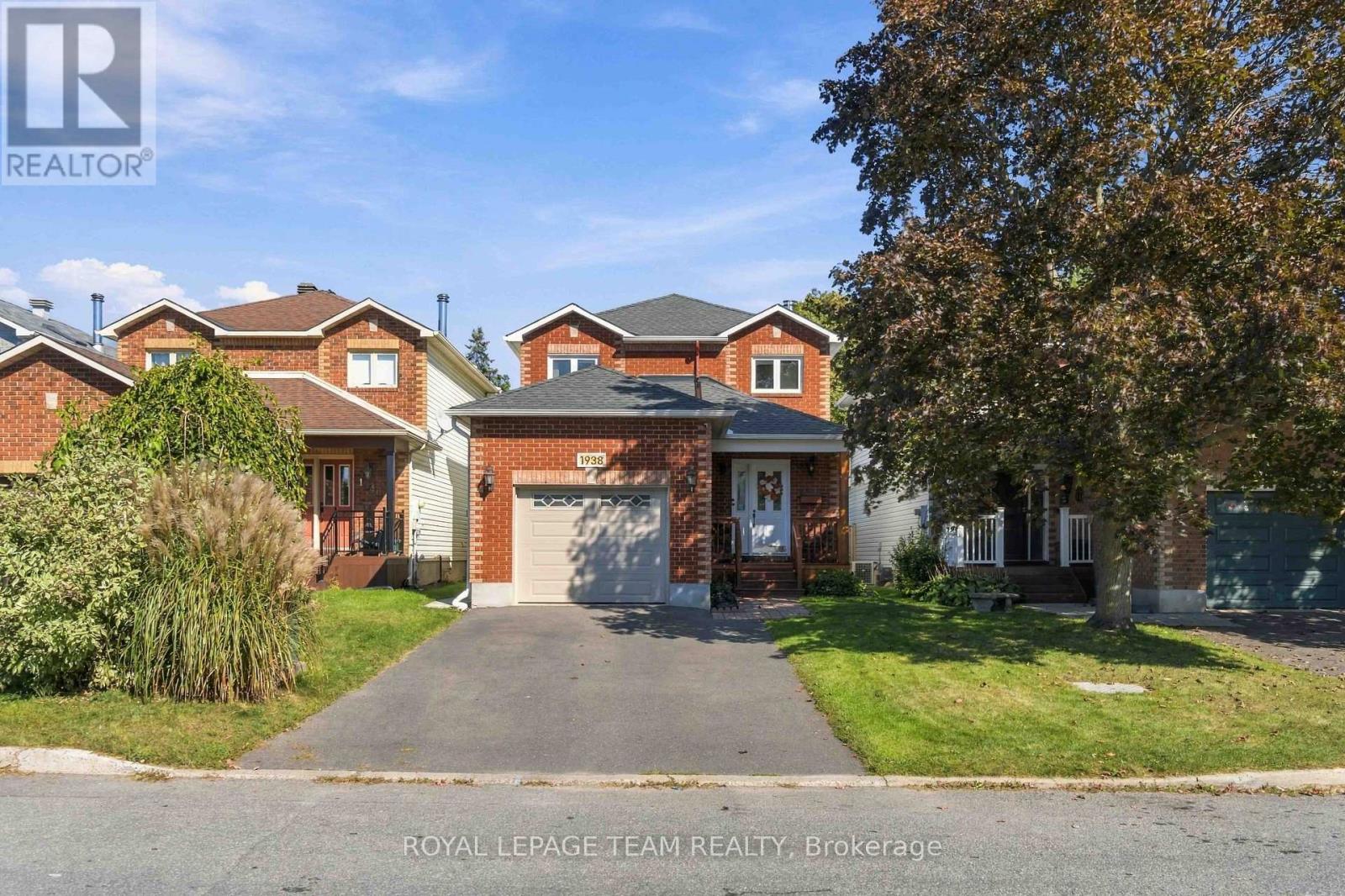 1938 La Chapelle Street, Ottawa, Ontario