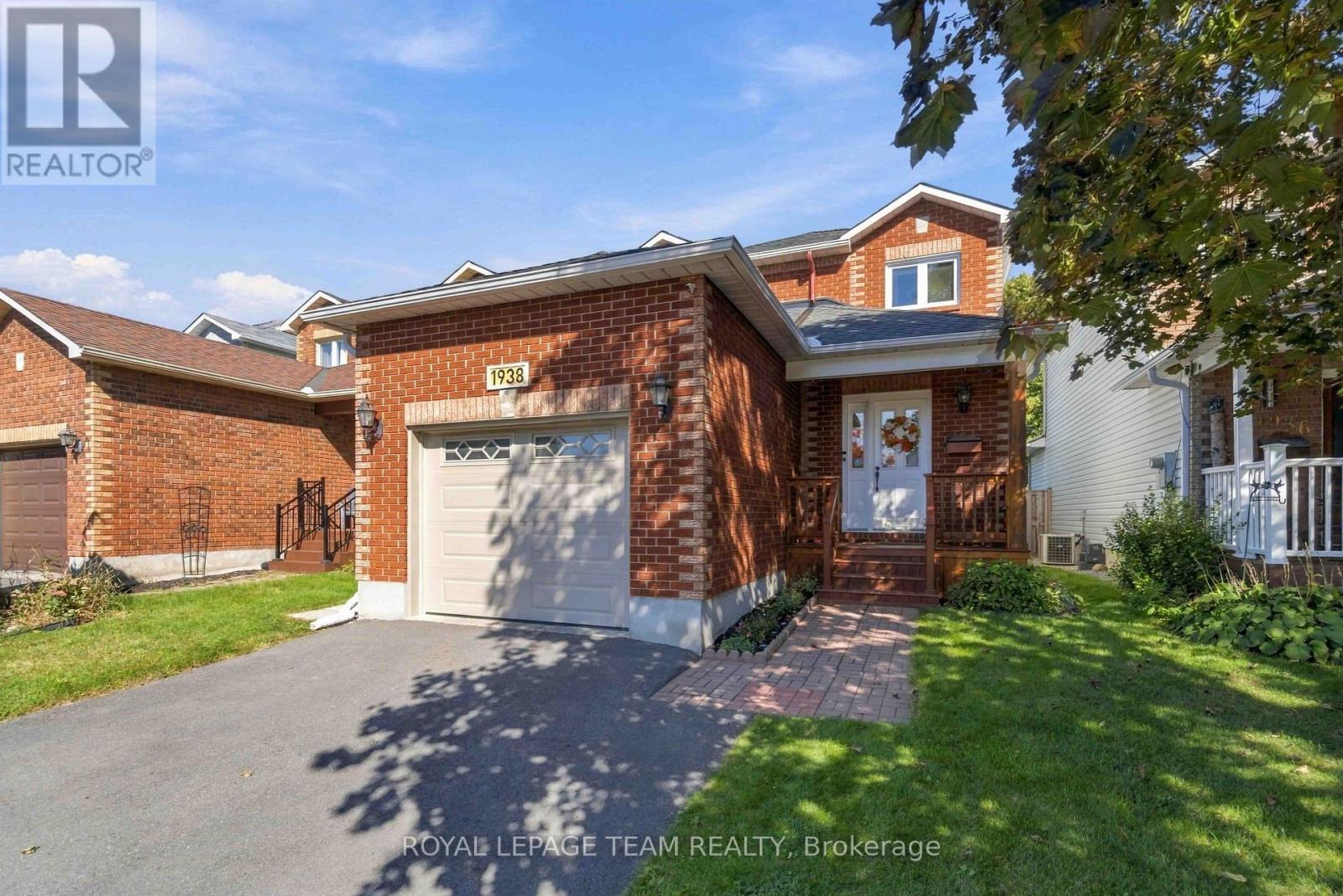 1938 La Chapelle Street, Ottawa, Ontario K1C 6A1 - Photo 2 - X13836970