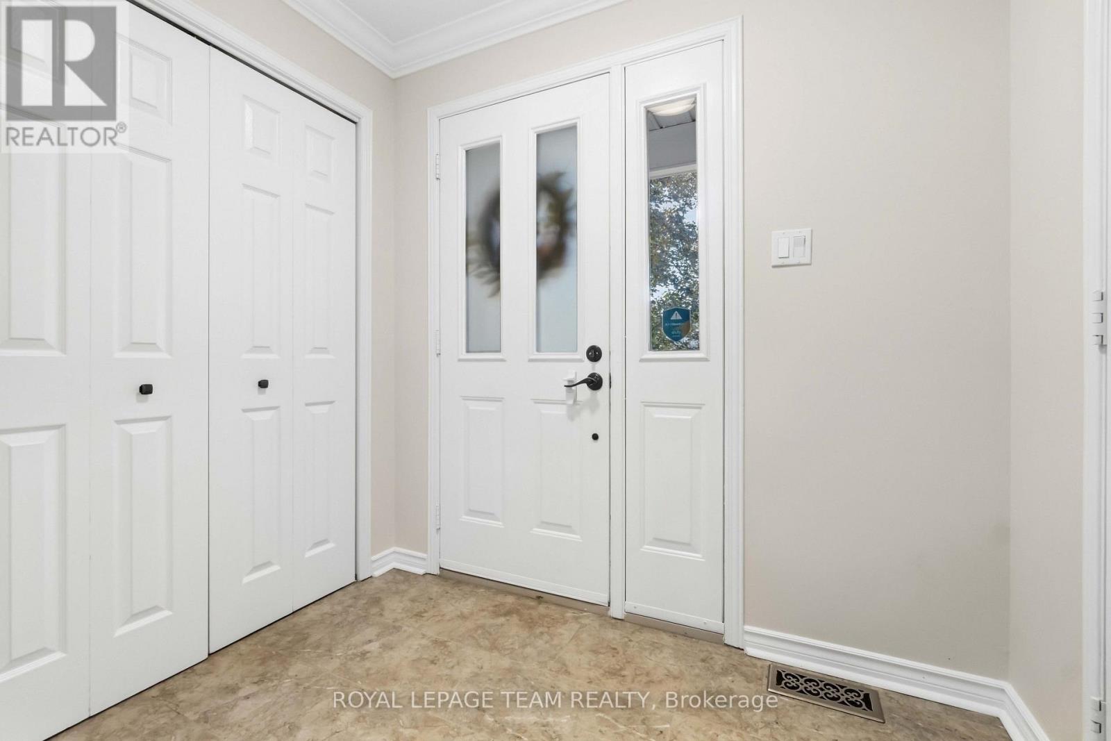 1938 La Chapelle Street, Ottawa, Ontario K1C 6A1 - Photo 4 - X13836970