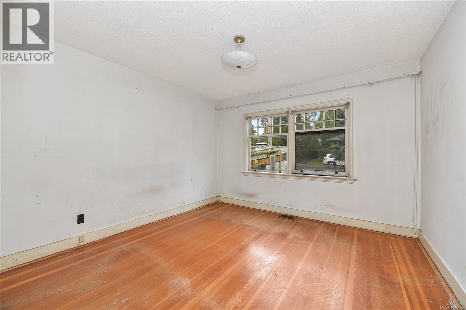 482 Ker Ave