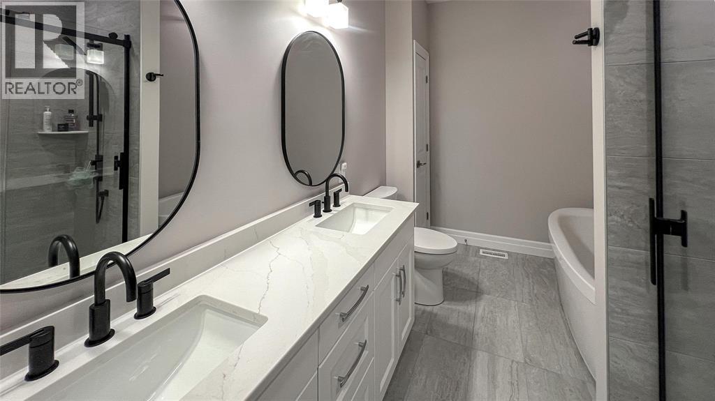 315 Alexandra Avenue Unit# B, Point Edward, Ontario  N7V 1C6 - Photo 13 - 26023675