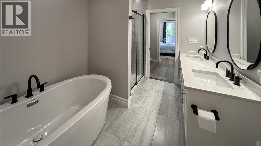 315 Alexandra Avenue Unit# B, Point Edward, Ontario  N7V 1C6 - Photo 14 - 26023675