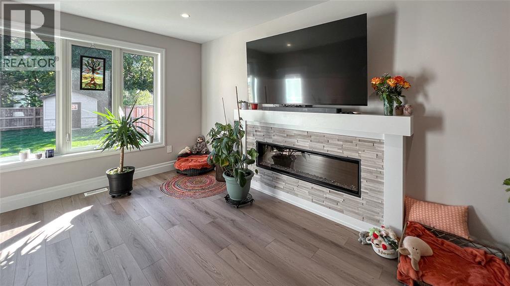 315 Alexandra Avenue Unit# B, Point Edward, Ontario  N7V 1C6 - Photo 5 - 26023675