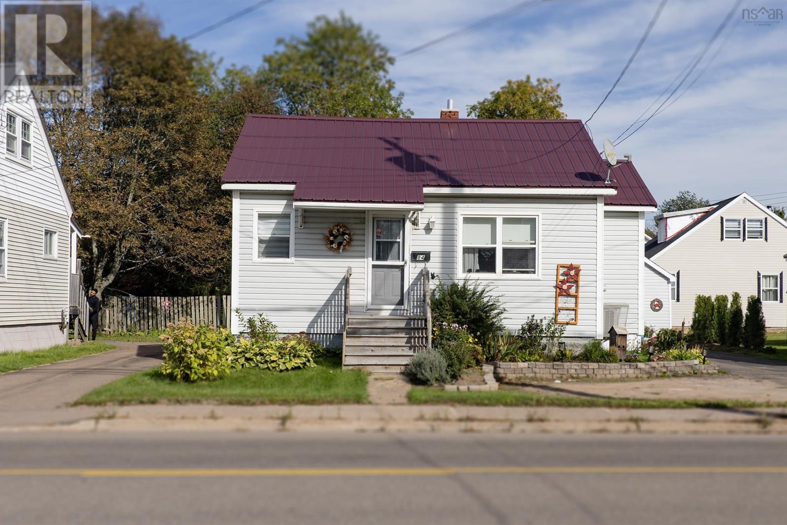 84 South Albion Street, Amherst, Nova Scotia  B4H 2W9 - Photo 2 - 202624568