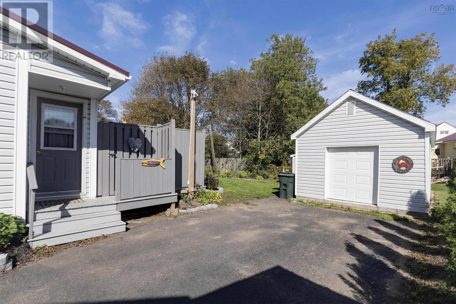 84 South Albion Street, Amherst, Nova Scotia  B4H 2W9 - Photo 5 - 202624568