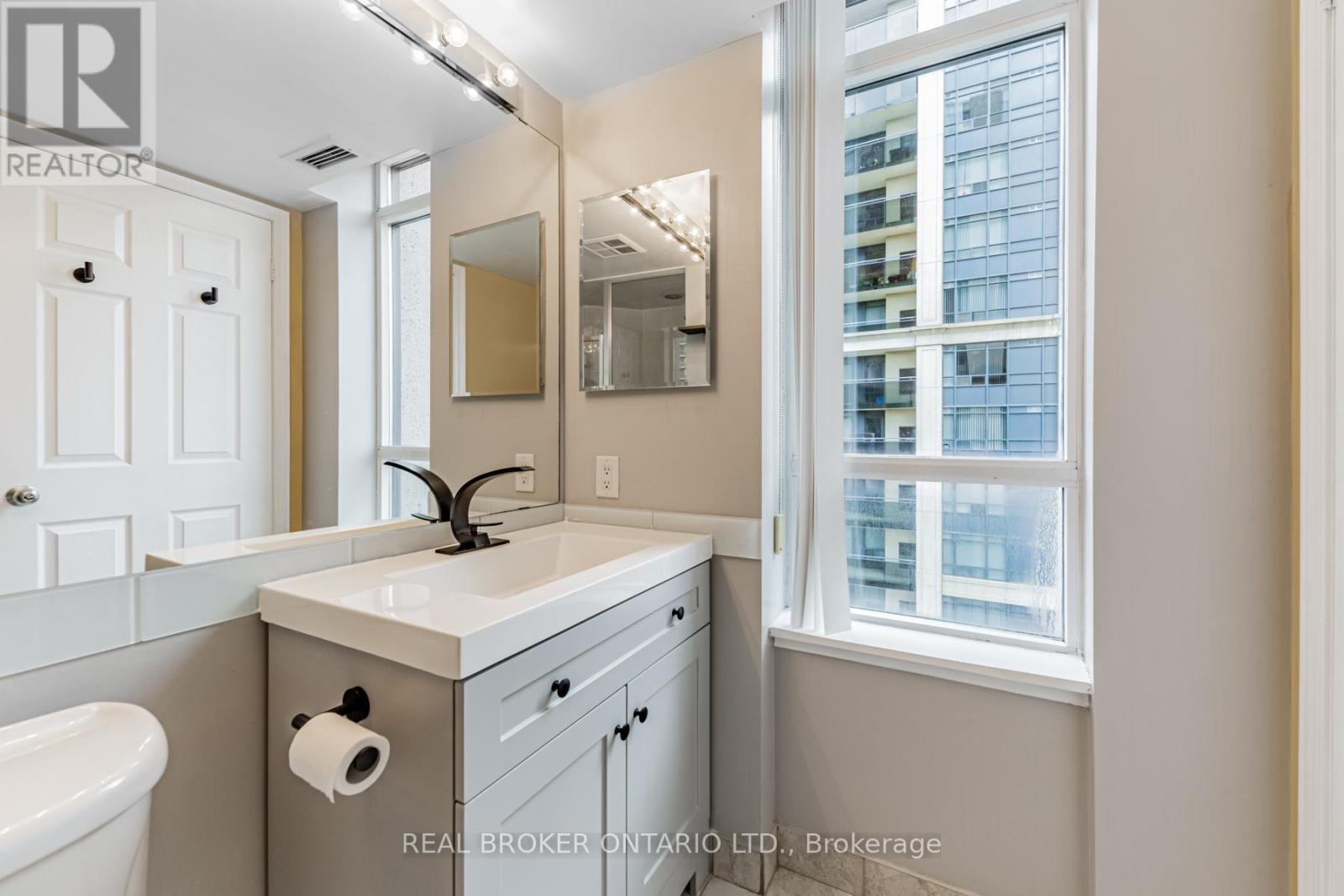 2011 - 153 Beecroft Road, Toronto, Ontario  M2N 7C5 - Photo 12 - C13837050