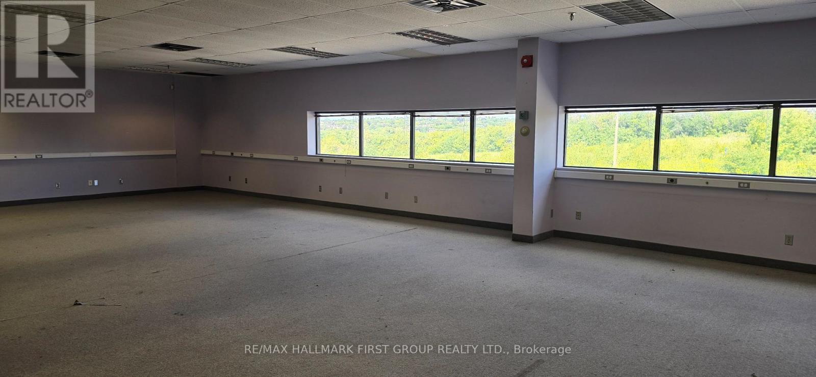 #4 + Outside Storage - 600 Thornton Road S, Oshawa, Ontario  L1J 6W7 - Photo 5 - E13836904