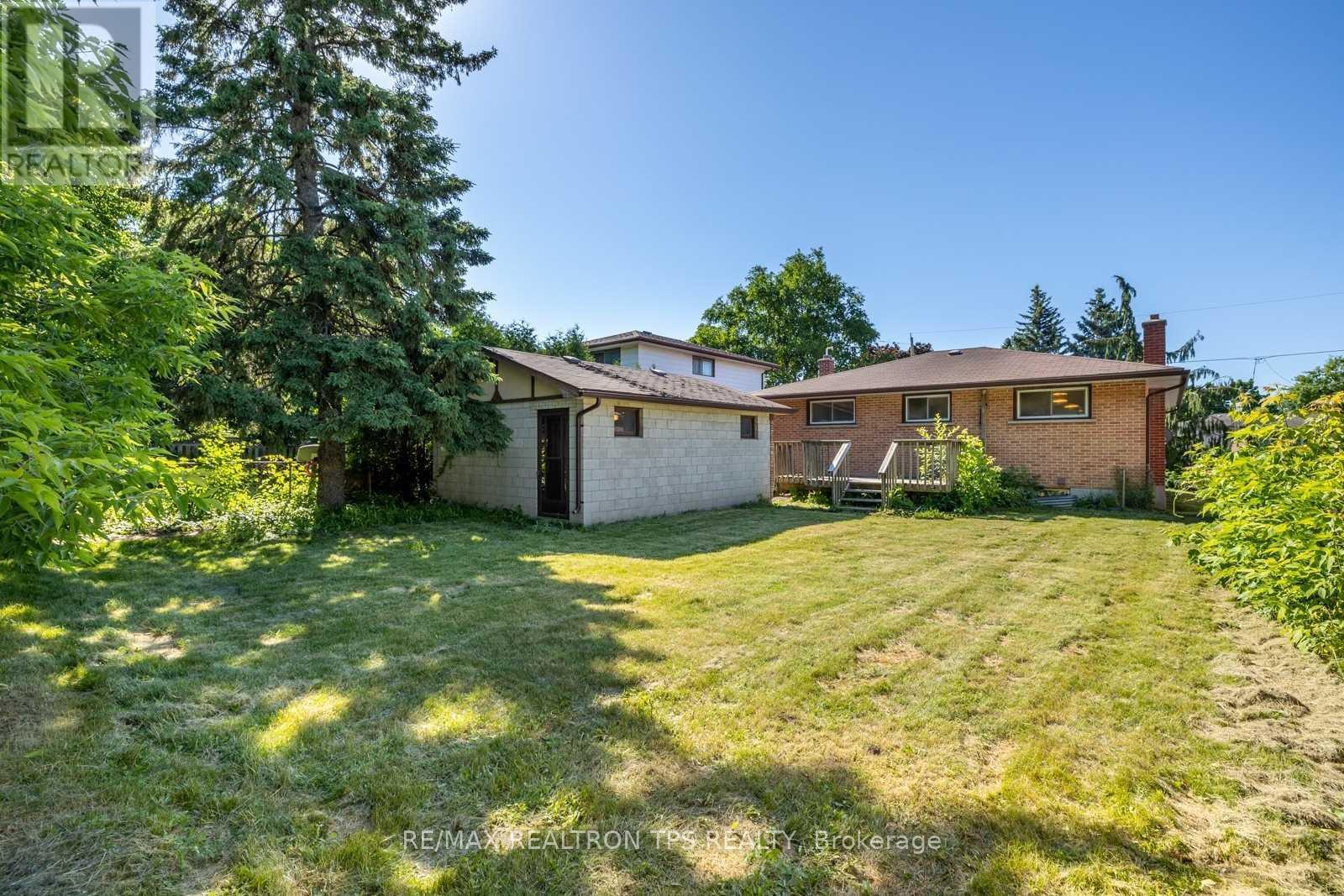 634 Athol Street E, Oshawa, Ontario  L1H 1M3 - Photo 16 - E13836994