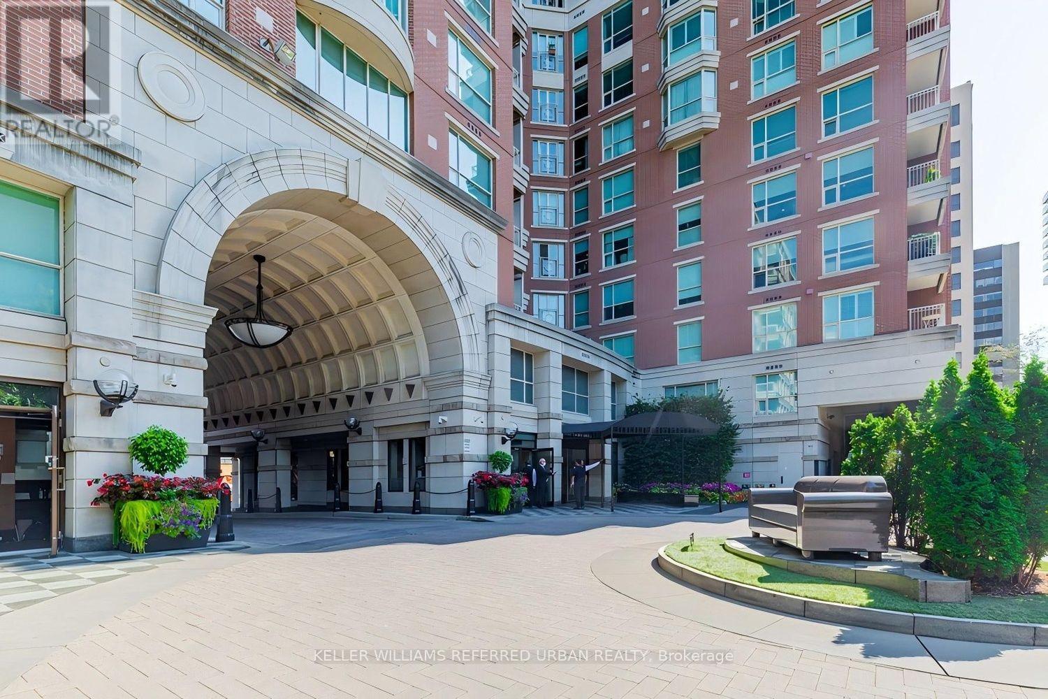 1802 - 38 Avenue Road, Toronto, Ontario  M5R 2G2 - Photo 2 - C13730632