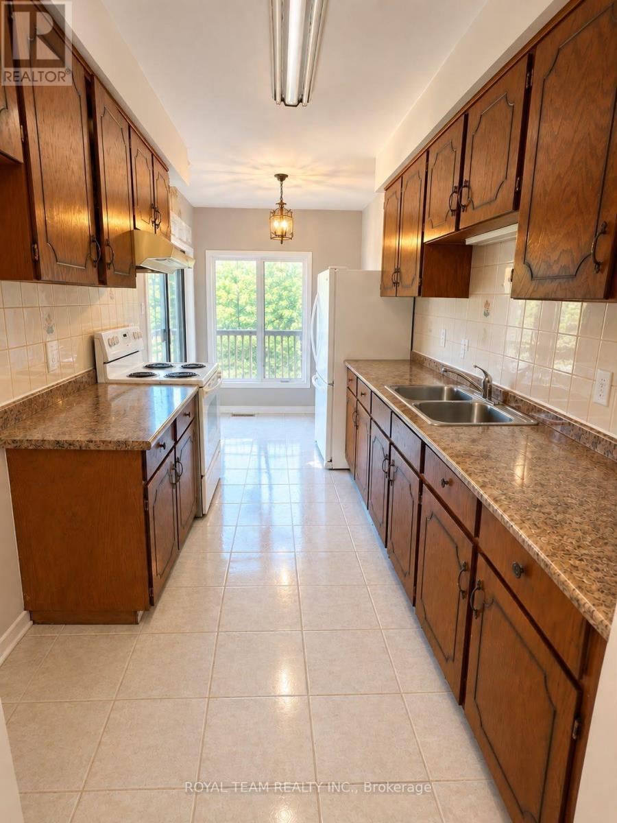 28 Oakmount Crescent, Vaughan, Ontario  L4K 2C3 - Photo 12 - N13027930